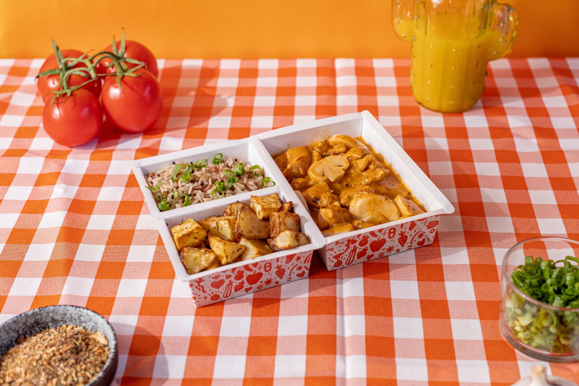 Strogonoff de Frango, Arroz Integral e Batata Sauté — linha Frango da Saldavee