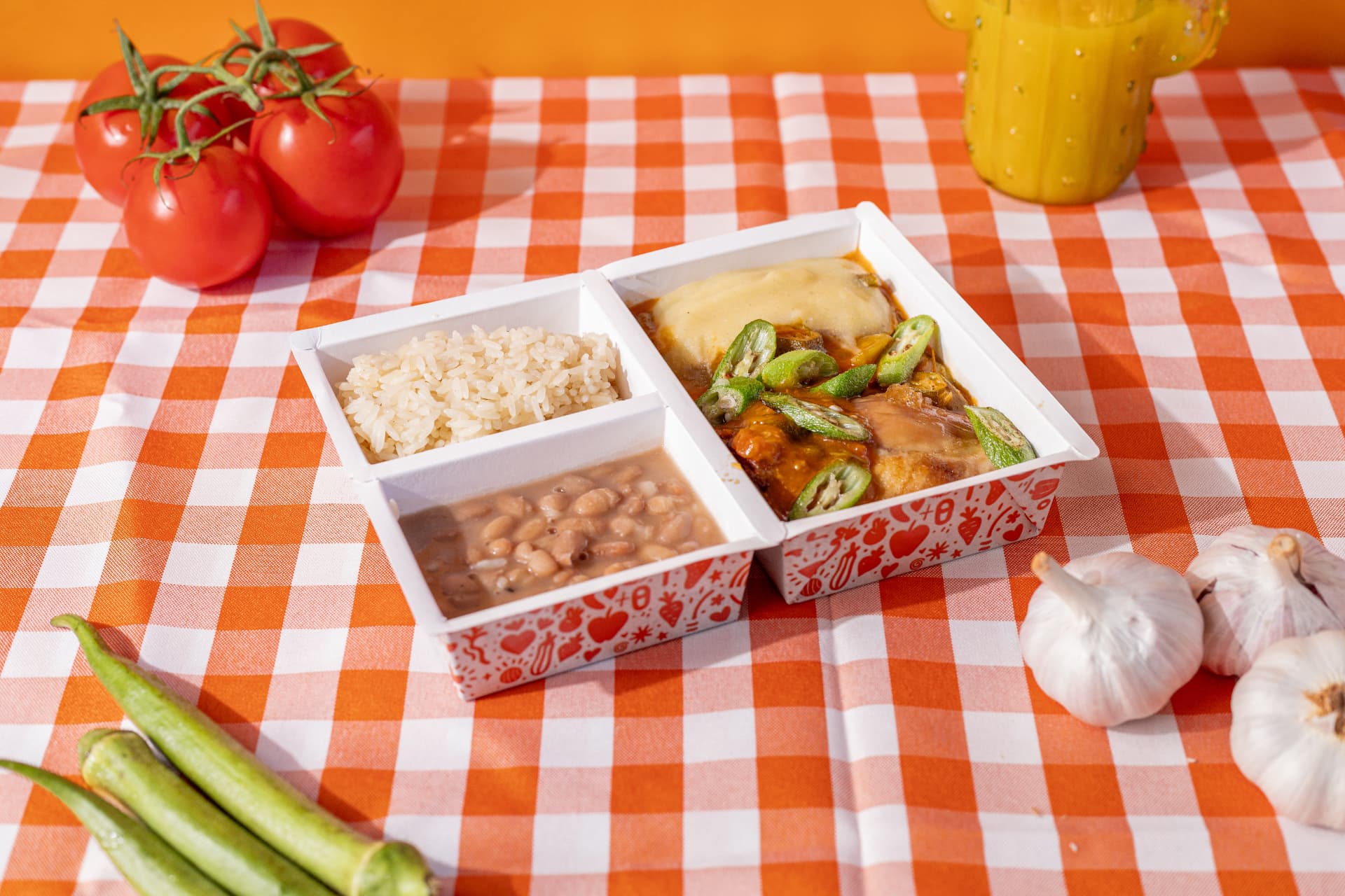 Frango com Quiabo, Angu, Arroz e Feijão — linha Frango da Saldavee